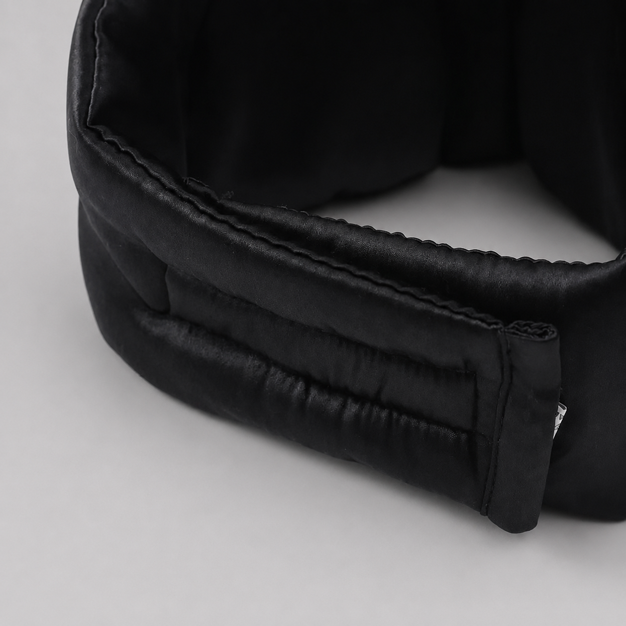 Masque de sommeil en soie de mûrier